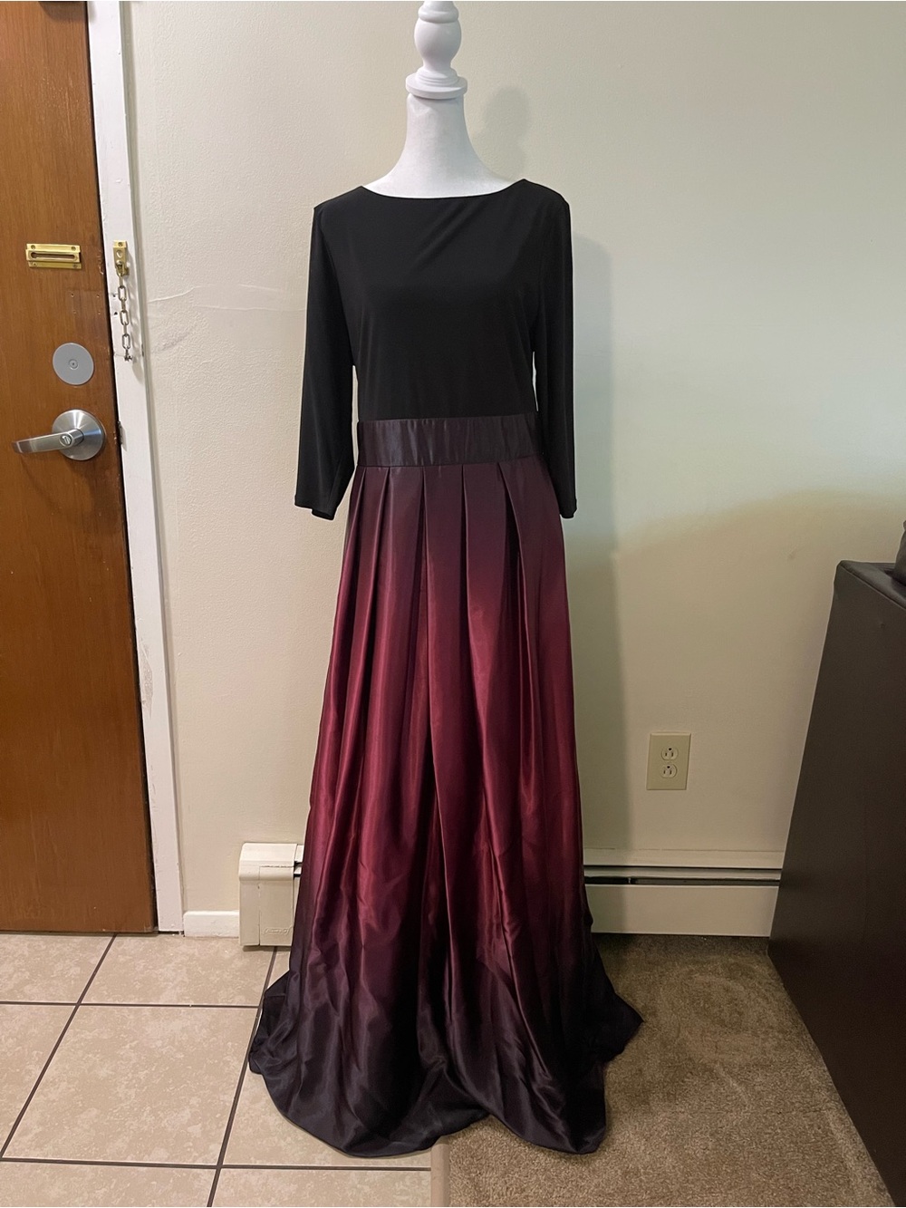 Ignite evening Ombre satin 3/4 Sleeves Ball Gown Dress Size 14
